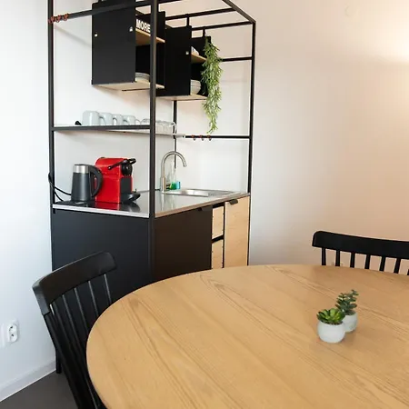 Апартаменти N31 Spacious With Ac